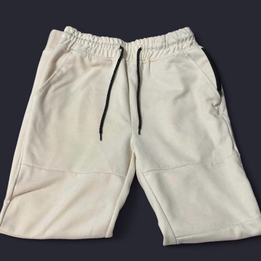 Women’s size small Cream Sweatpants fits like a medium!